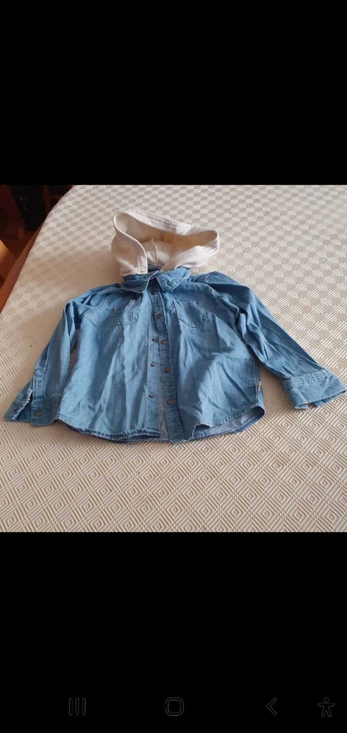 chemise veste jeans capuche neuve 36 mois