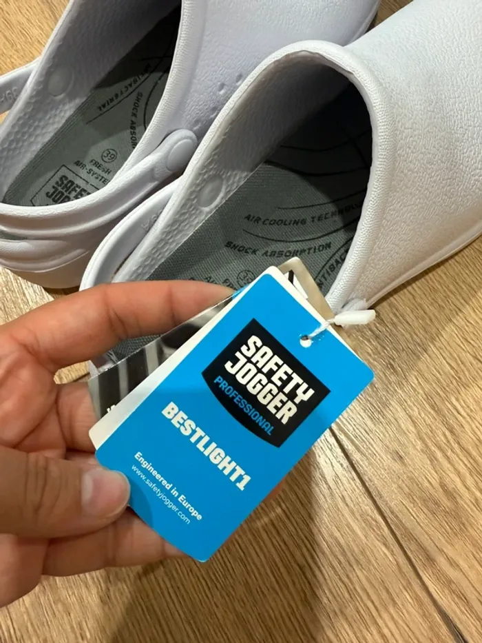 Sabot de travail mixte, ultra légères, Safety Jogger - photo numéro 4