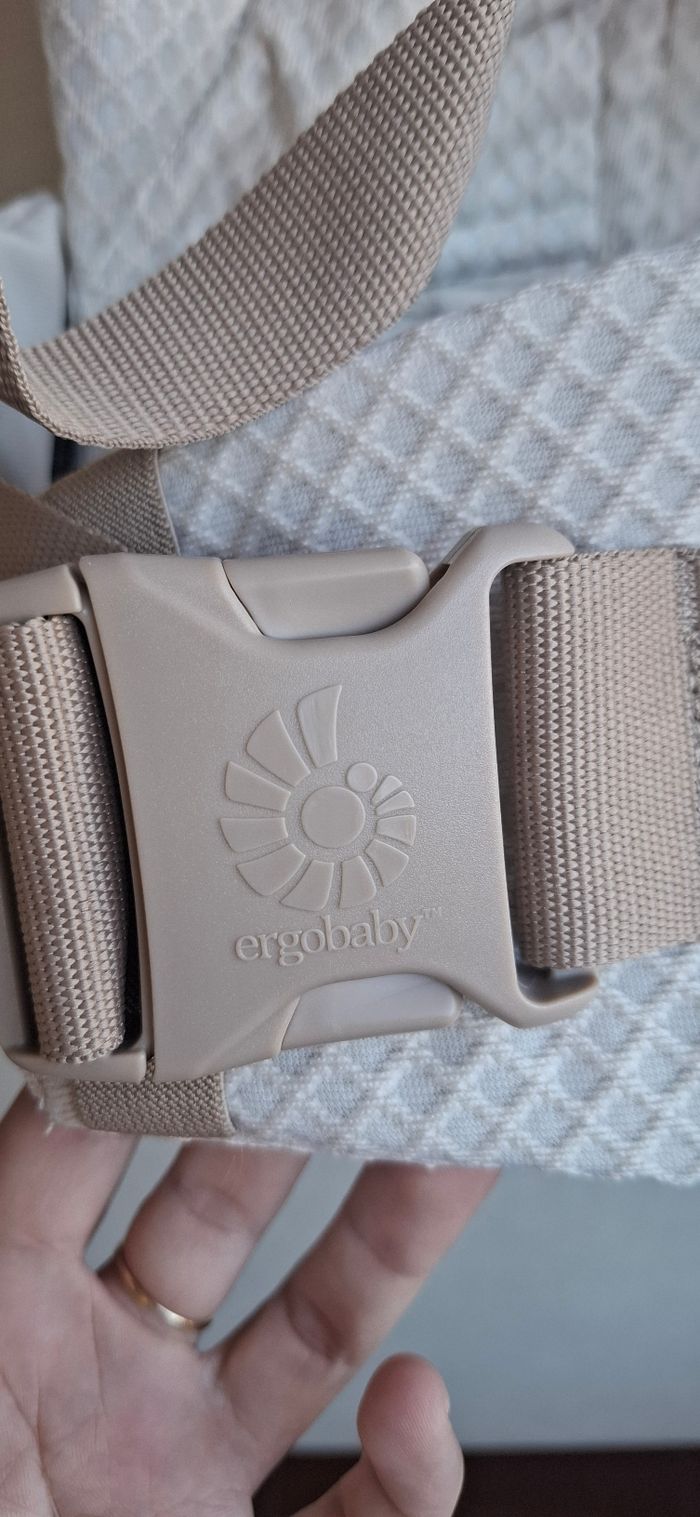 Porte-bébé ergobaby omnibreeze neuf - photo numéro 6