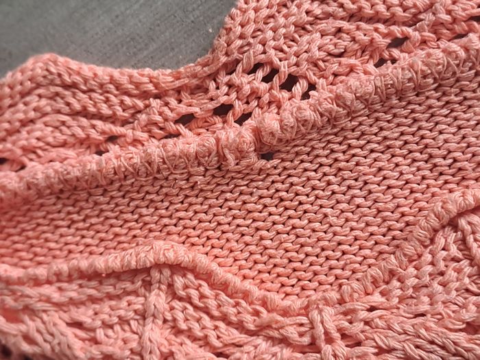 Pull vintage ajouré rose saumon - photo numéro 5