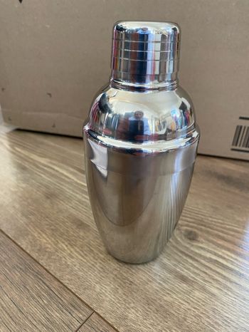 Shaker métallique 17cm