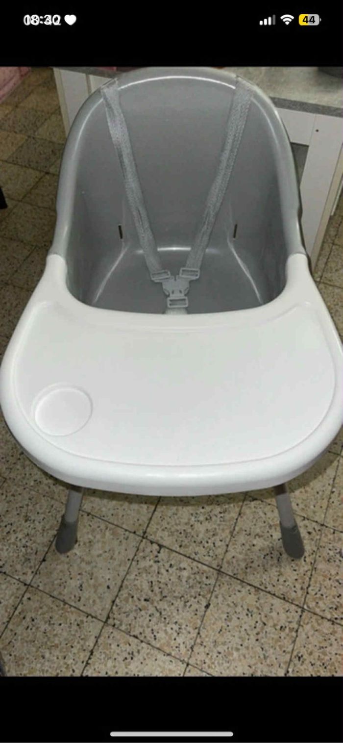 Chaise haute bébé - photo numéro 2