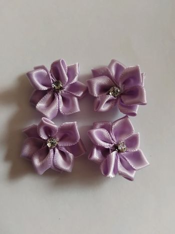 Lot de 4 fleurs parme pour loisirs créatifs