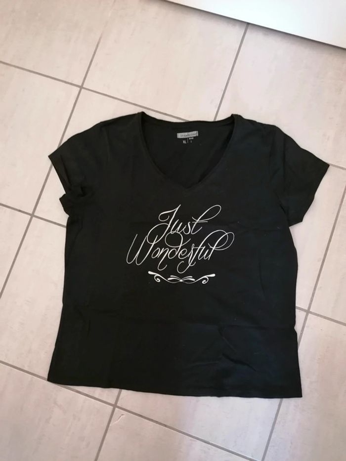 Tee-shirt porté une fois comme neuf taille XL - photo numéro 2
