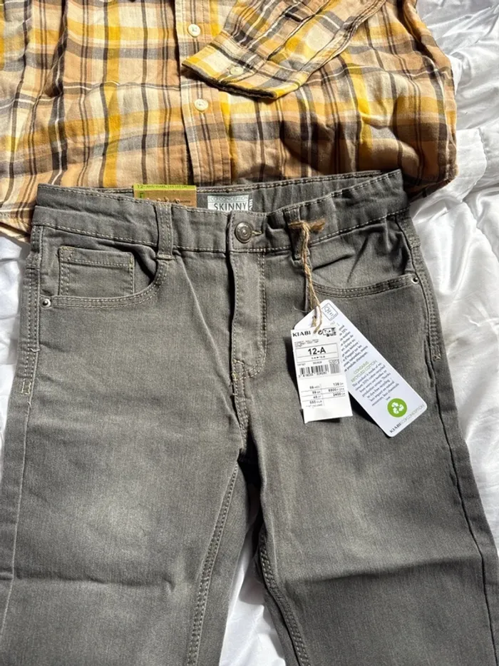 Ensemble jean et chemise neufs avec étiquette taille 12 ans - photo numéro 3