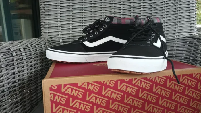 Sneakers Vans Ward HI Mte T41 neuves - photo numéro 2