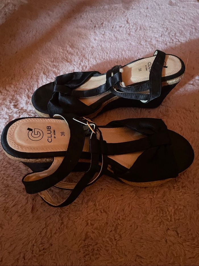 Nues pieds talon compensées - photo numéro 4