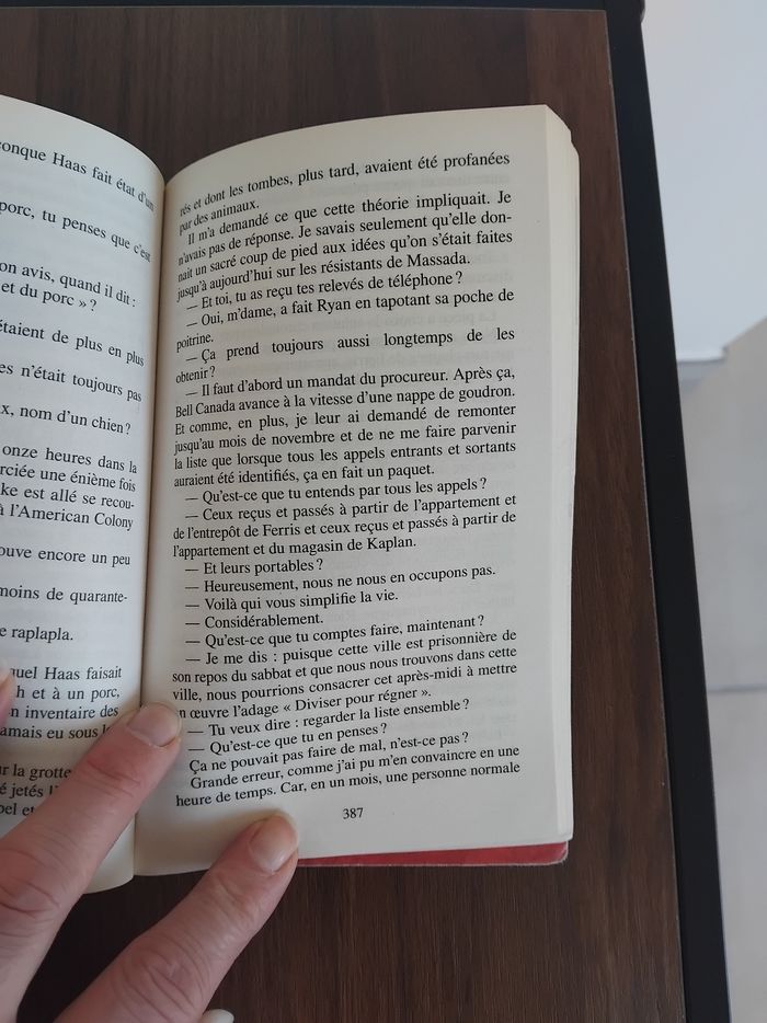 Roman policier à tombeau ouvert Kathy reichs - photo numéro 8
