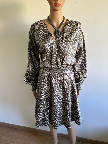 Robe léopard neuve à manches longues Naf Naf taille 42 (valeur 74€)