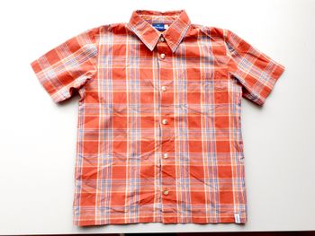 Petite chemisette rouge orangée