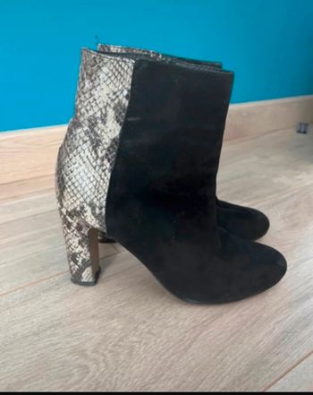 Bottines noires en daim Bocage