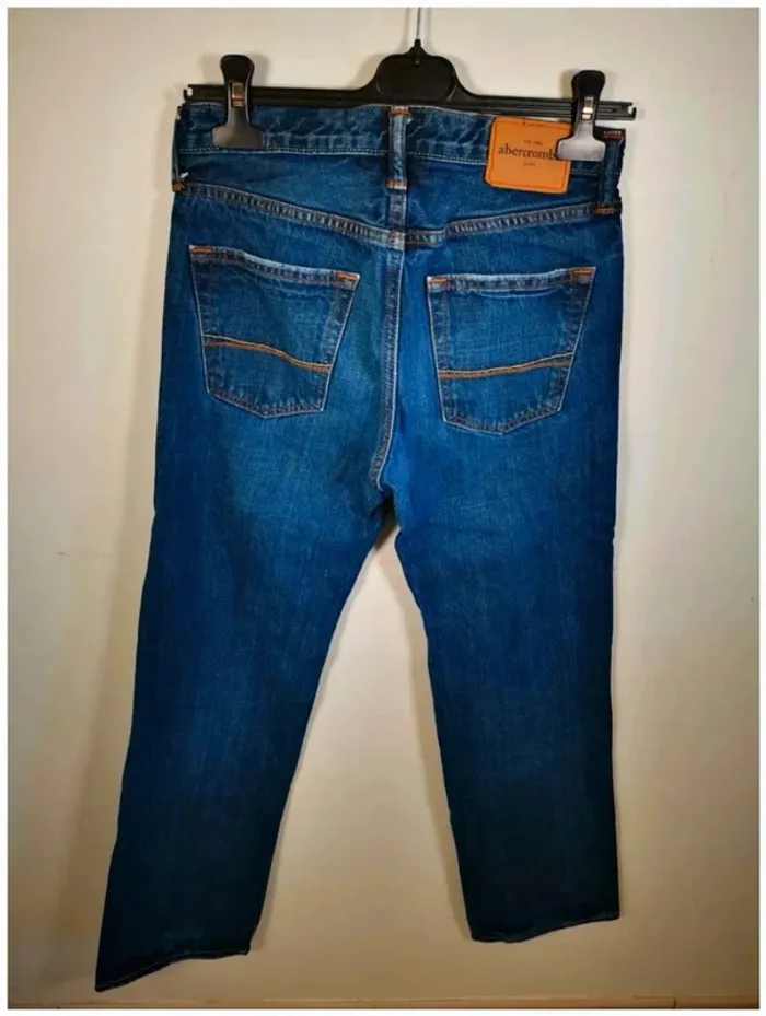 C33 jeans marine Abercrombie 16 ans - photo numéro 2
