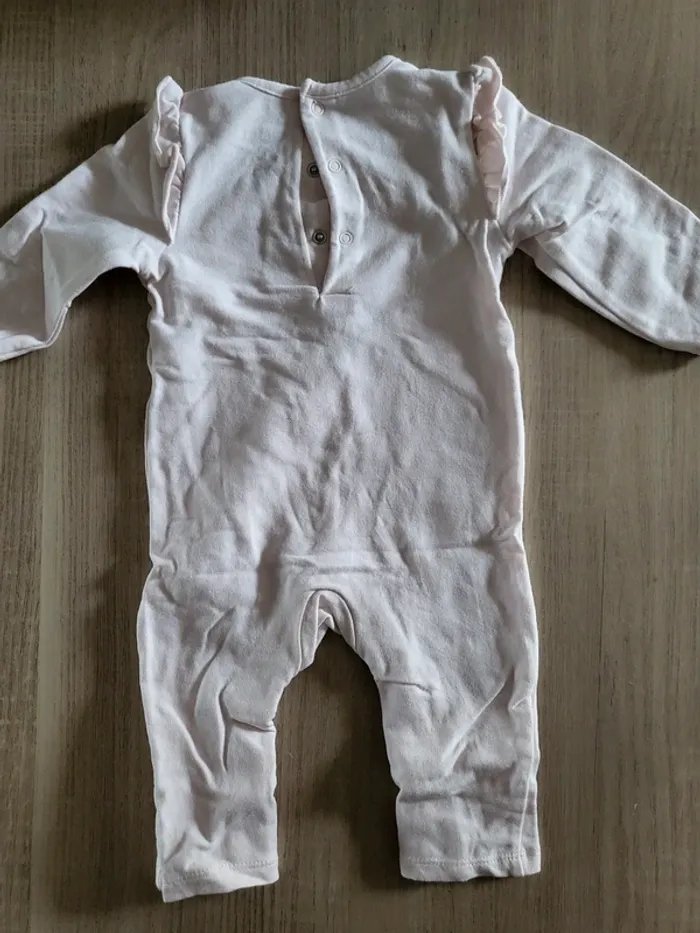 Combinaison bébé fille 6 mois - photo numéro 2