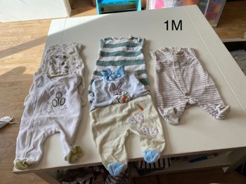 Vêtements 1 mois