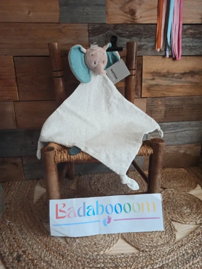 Doudou éléphant Nattou neuf