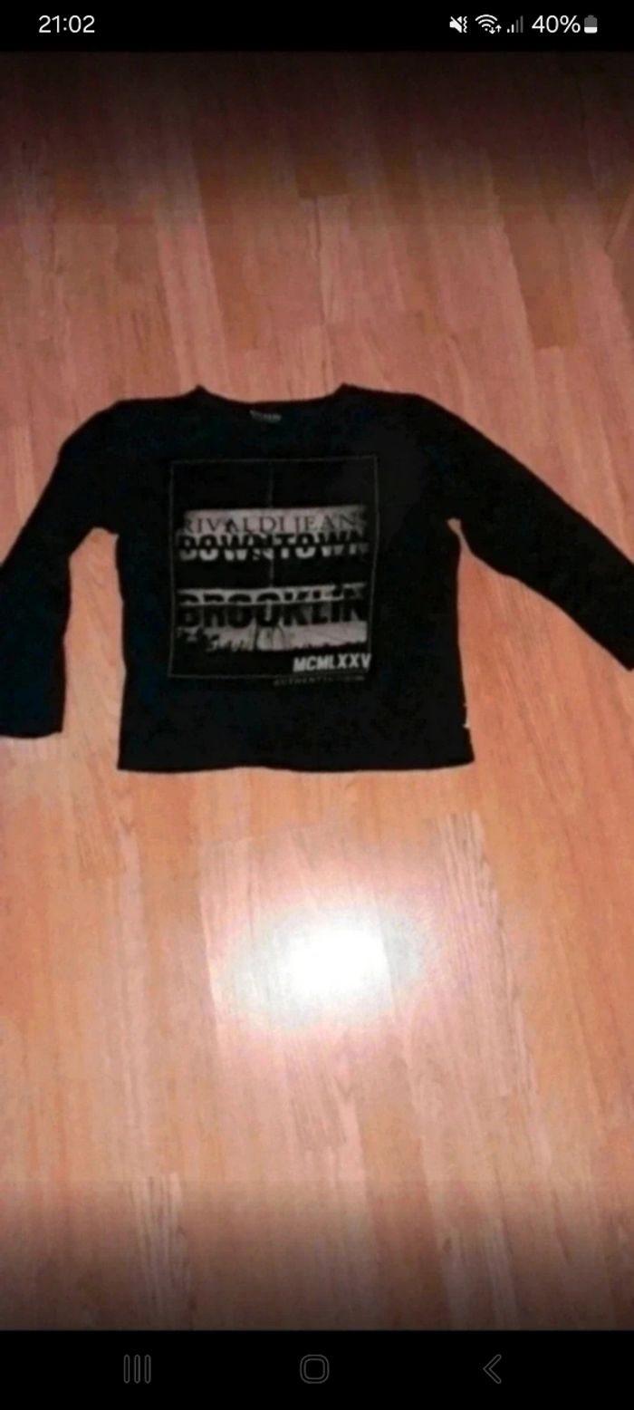 Tshirt manches longues noir 8 ans