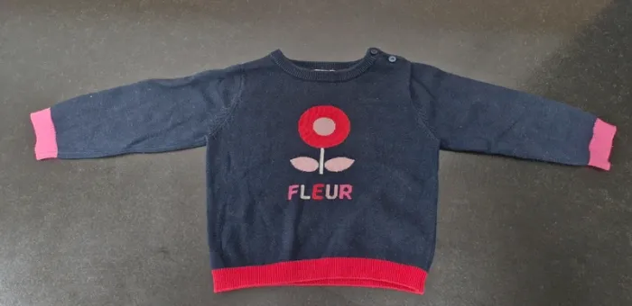 Joli Pull motifs fleurs jacadi taille 24 mois  fille