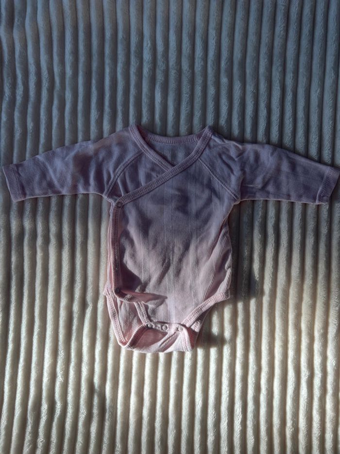 Body bon état 1 mois 54cm