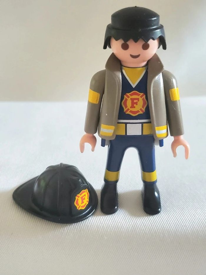 Personnages Playmobil Pompiers x 4 - photo numéro 3
