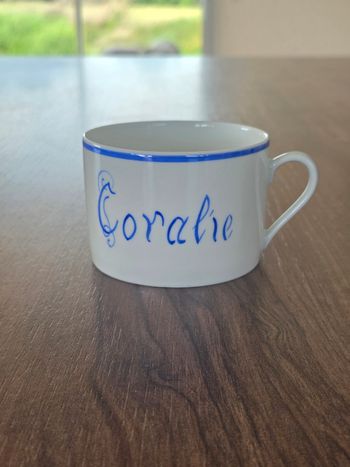 Tasse en Porcelaine de Limoges prénom "Coralie".