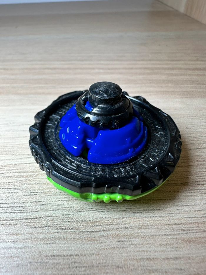 Toupie beyblade porto nemesis - photo numéro 3