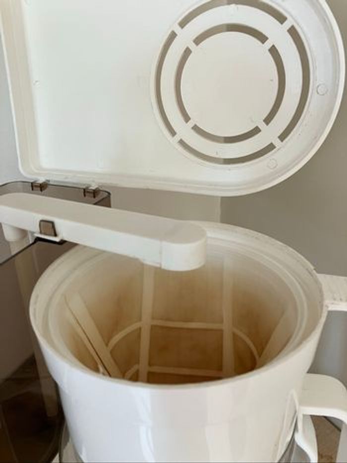 Cafetière blanche - photo numéro 3