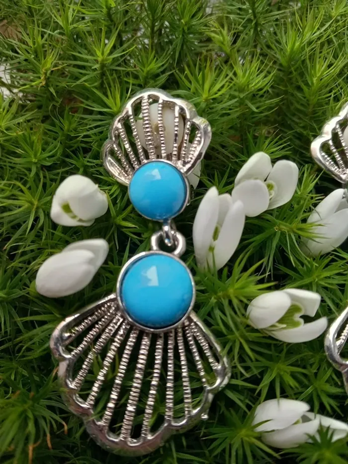 Boucles d'oreilles à clip vintage année 65 argentée et bleue - photo numéro 3