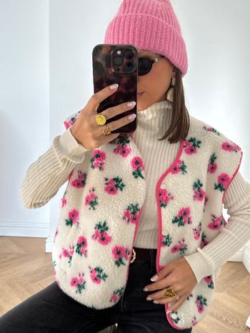 Superbe Gilet sans manches Moumoute à fleurs 