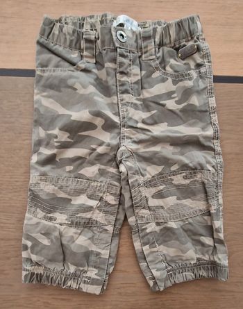 Pantalon camouflage 6 mois en parfait état