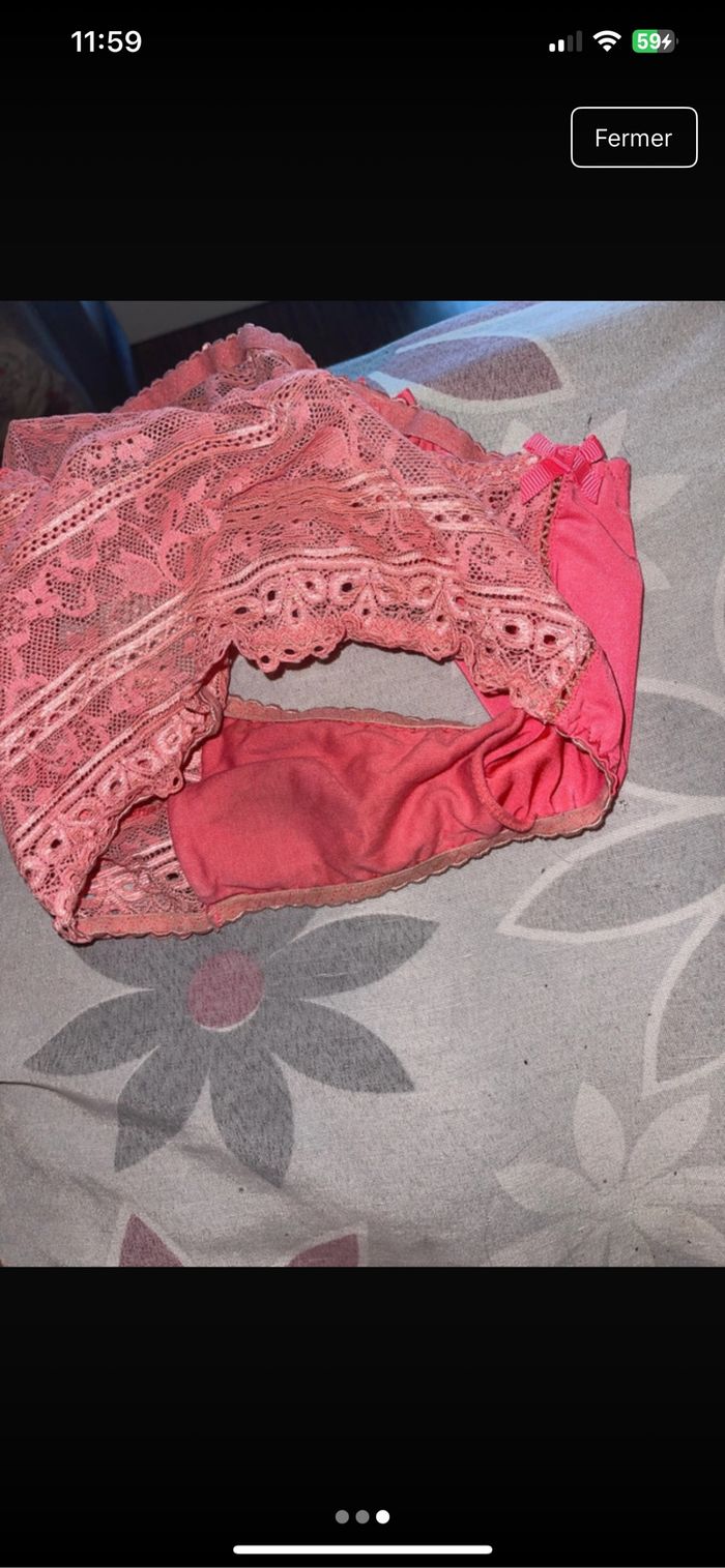 Culotte avec de la dentelle rose