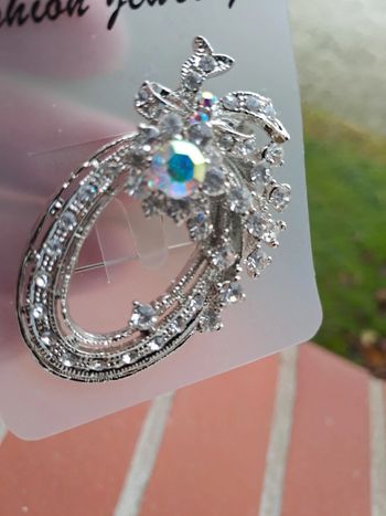Broche argenté