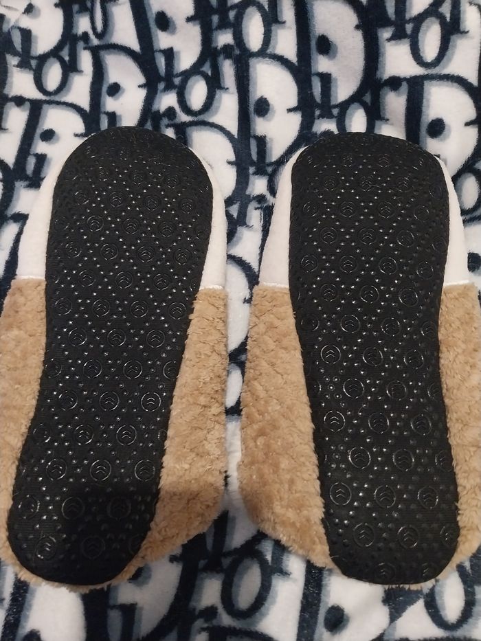 Chaussons femme - photo numéro 2