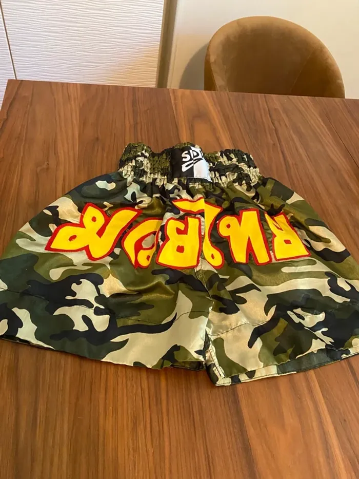 Short box thaï vert taille S