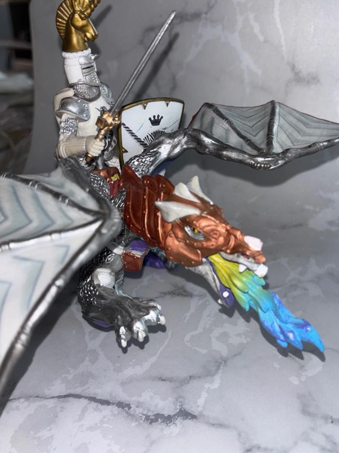 Dragon, chevalier, papou - photo numéro 4