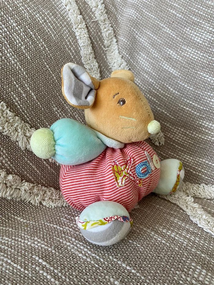 Peluche doudou boule 18cm Kaloo souris rouge rayé et bleu très bon état - photo numéro 3