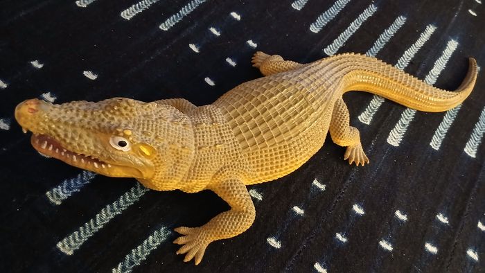 Crocodile géant en plastique - photo numéro 6