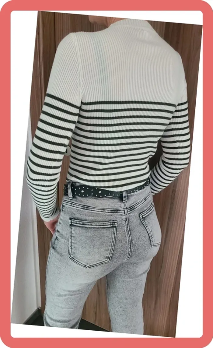 Joli Top en maille fine, coeur kaki, Neuf avec étiquette - photo numéro 3