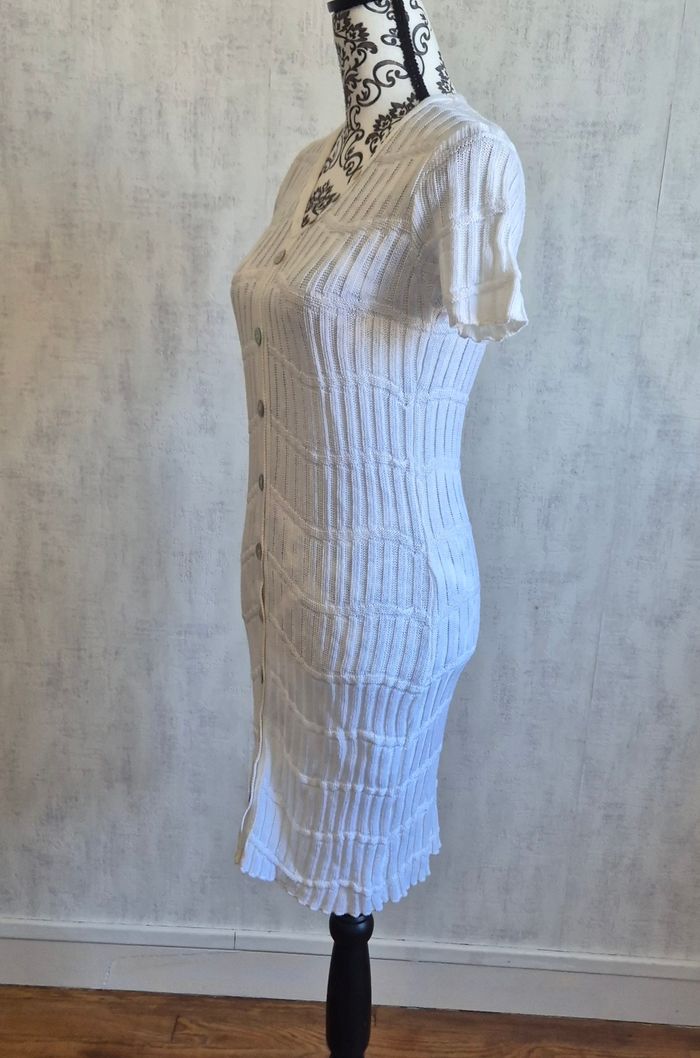 Robe pull fourreau blanc bouton nacré la fée maraboutee taille 36 S 1 - photo numéro 2