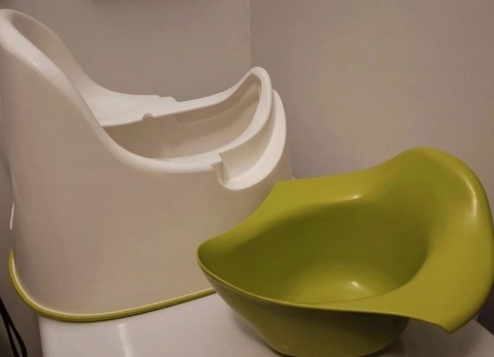 Lot 5 Accessoires Bébé Verts Grenouille Bavoir Assiette Poubelle À Couches Angelcare - photo numéro 5