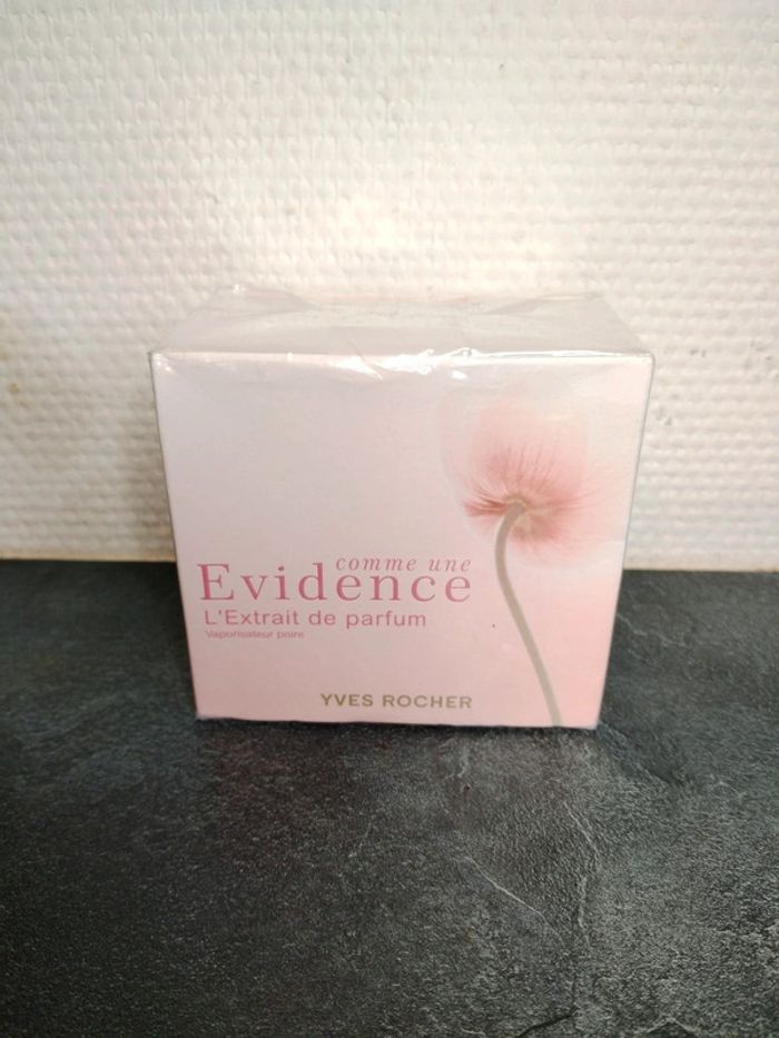 L'extrait de parfum Comme une évidence neuf
