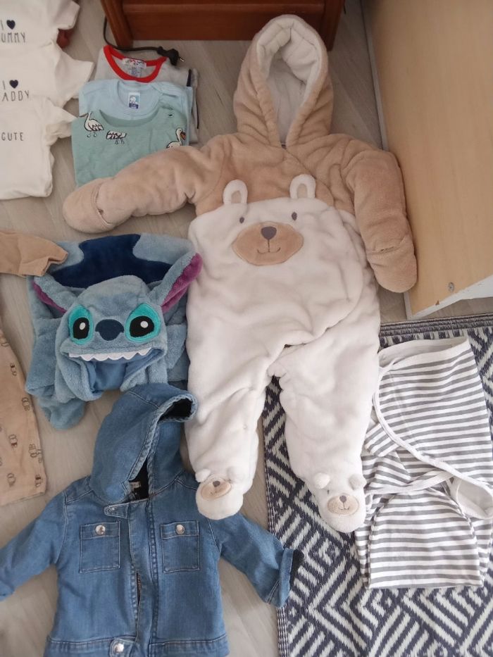 Lot vêtements 6 mois - photo numéro 4