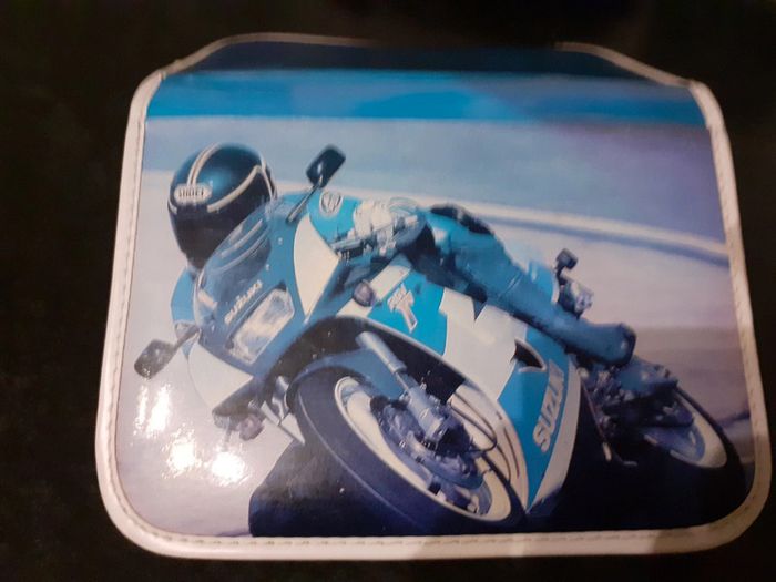Plumier avec moto Suzuki - photo numéro 2