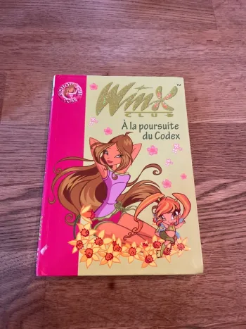 Livre La bibliothèque Rose Winx Club Numéro 10 À la poursuite du Codex