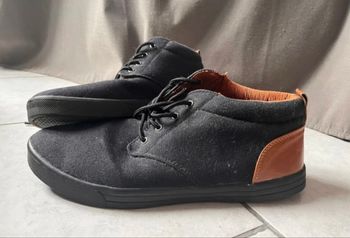 Chaussure montante habillé 5€