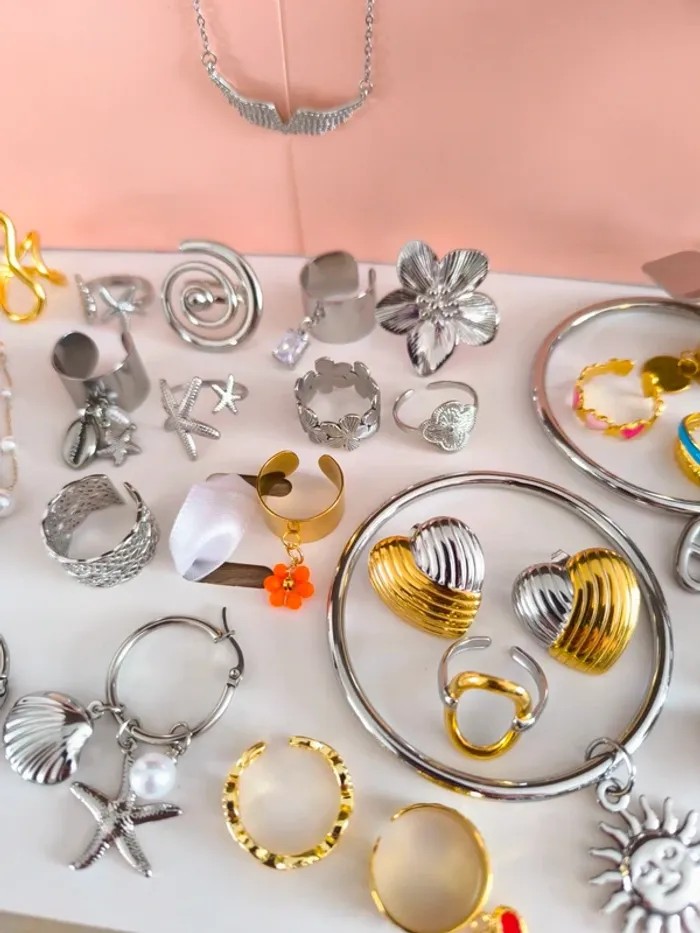 Lot de 50 bijoux dorés et argentés - photo numéro 18