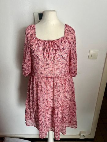 Robe fleurie fluide rose taille XS