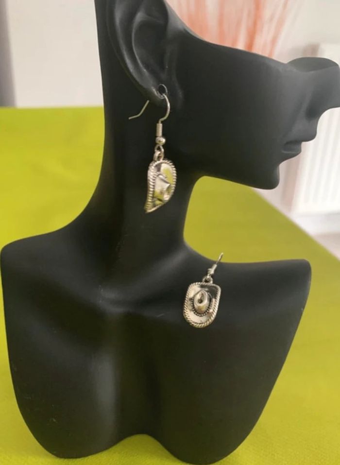 Boucles d’oreilles chapeau cowboy style country en alliage argenté - photo numéro 4