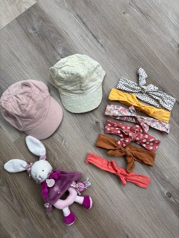 Lot accessoires fille taille 24 mois