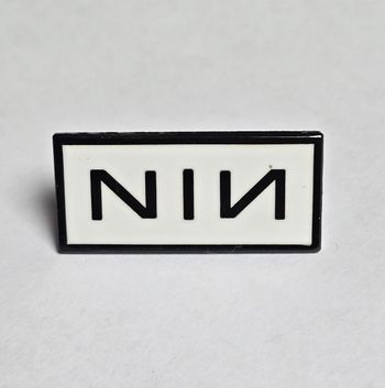 Pin's NINE INCH NAILS GROUPE MUSIQUE INDUS METAL 