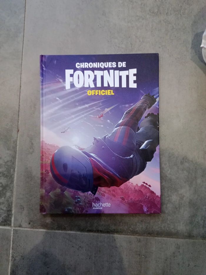 Livre - Chroniques de Fortnite Officiel